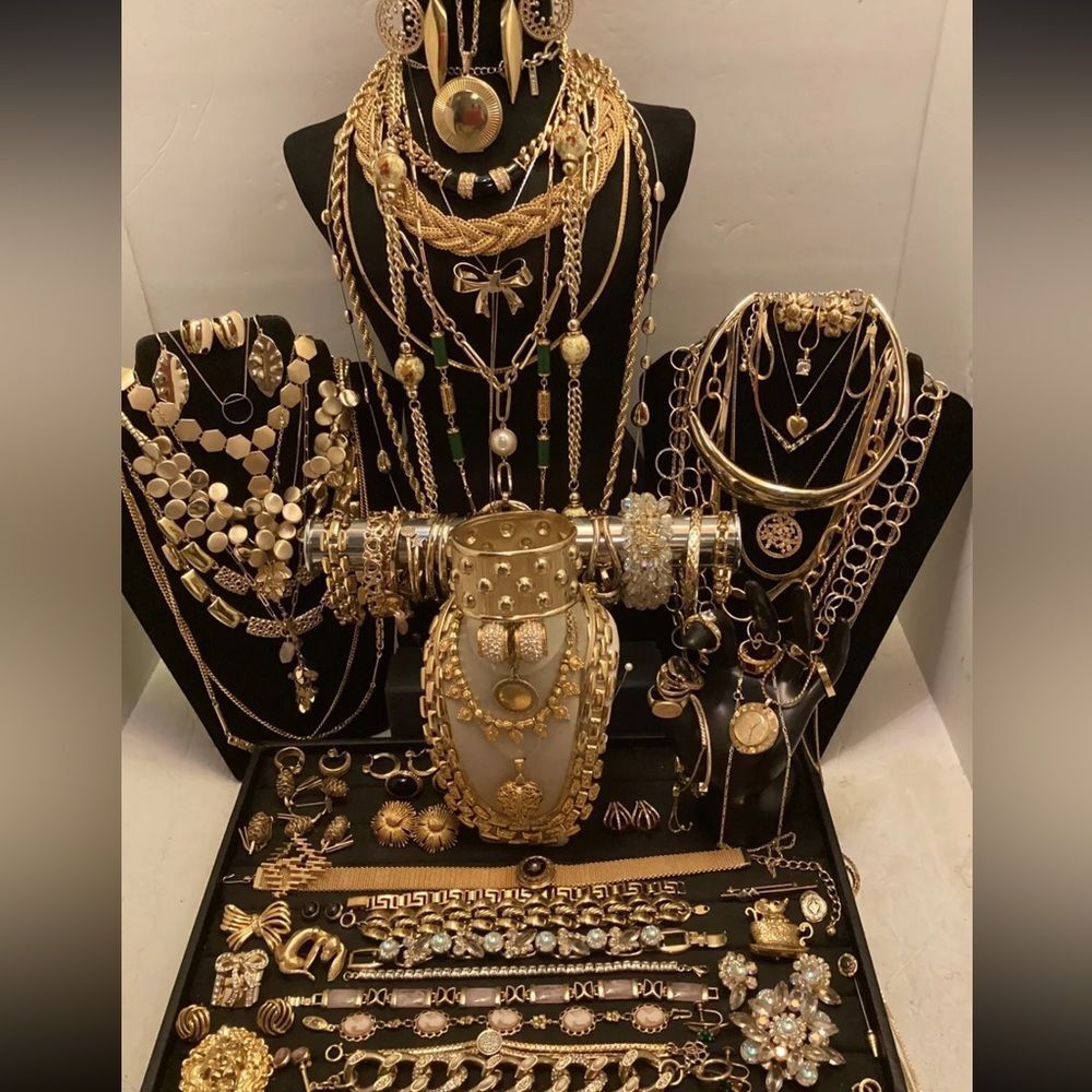 ⚜️ Huge 4 LB Jewelry Lot | Vintage & Mod Bulk Bundle | Reseller Inventory! ⚜️ - Picture 7 of 12